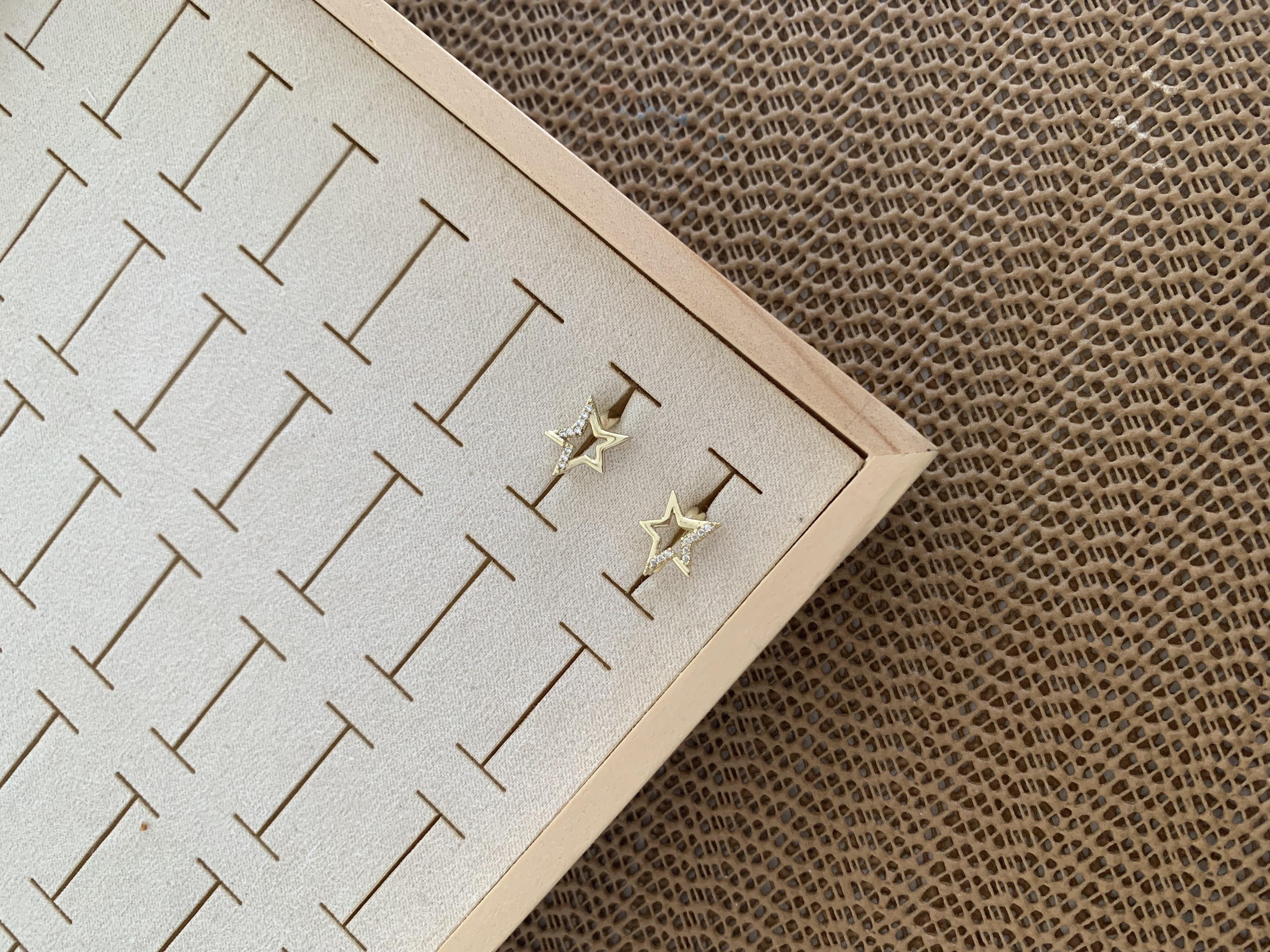 Vip Gold Zirkon Taşlı Yıldız Küçük Halka Küpe