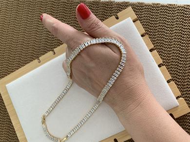 Çelik Gold Kare Baget Taşlı Su Yolu Kolye