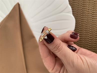 Özel Seri Gold Gümüş Zirkon Taşlı Üçgen Biyeli Yüzük