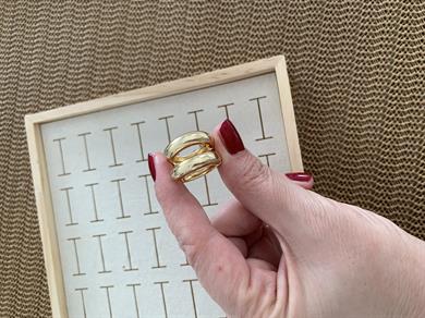 Özel Seri 1,5 Cm Gold İthal Kaplama Plaka Bombeli Halka Küpe