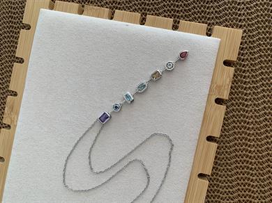 Özel Seri Gümüş Renkli Taş Sıralı  Y Kolye 