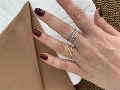 Özel Seri Zirkon Taşlı 3 Sıra Alyans Yüzük