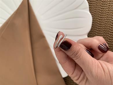 Özel Seri Zirkon Taşlı İnce Yılan Yüzük