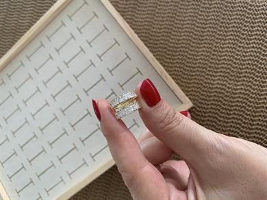 Vip Gold Altı Sıra Baget Tek Taşlı Halka Küpe