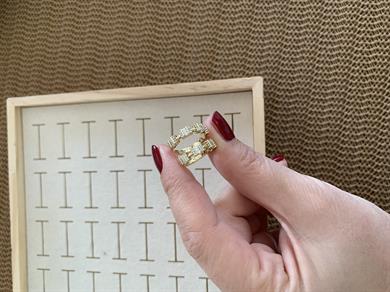 Vip Gold Baget Taş Kare Sıralı Halka Küpe