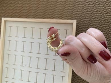 Vip Gold Baget Taşlı İki Sıra Yaprak Detaylı Ay Küpe