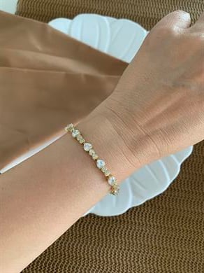 Vip Gold Baget Taşlı Kalp Sıralı Bileklik