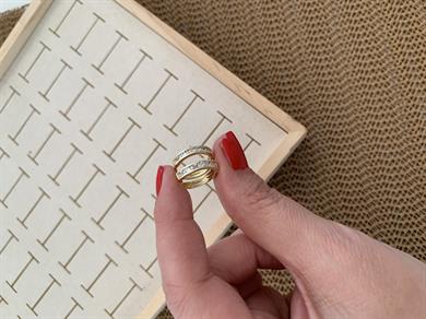 Vip Gold Baget Taşlı X Detaylı Halka Küpe