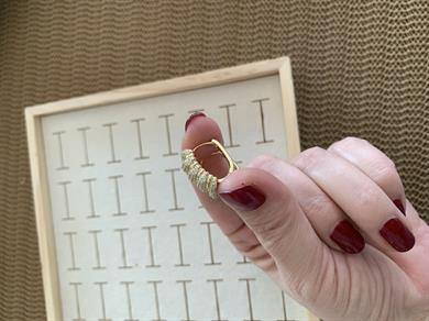 Vip Gold Beş Sıra Zirkon Taş Biyeli U Küpe
