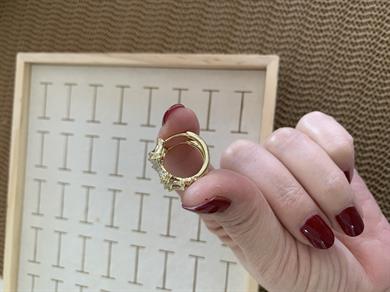 Vip Gold Biyeli Zirkon Taşlı İnce Halka Küpe