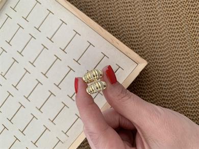 Vip Gold Bombeli Zirkon Taşlı Çizgili Halka Küpe