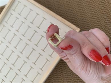 Vip Gold Çizgili Mini Kare Küpe