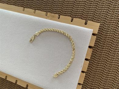 Vip Gold İç İçe Geçme Arpa Zincir Bileklik