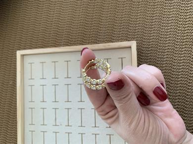 Vip Gold Kare Baget Taş Sıralı Su Yolu Halka Küpe