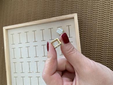Vip Gold Kare Baget Taşlı U Küpe