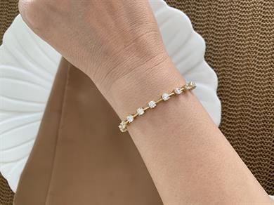 Vip Gold Kare Tek Taş Sıralı Bileklik