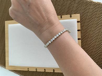 Vip Gold Kare Tek Taş Su Yolu Sıralı Bileklik