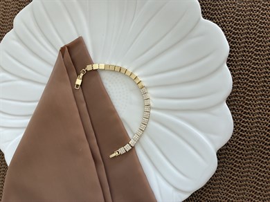 Vip Gold Kare Zirkon Taşlı Plaka  Bileklik
