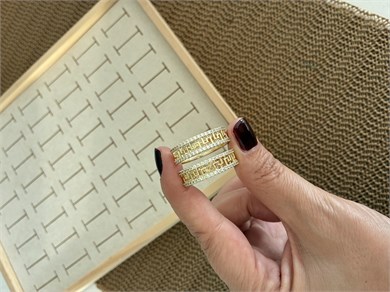 Vip Gold Kenarları Zirkon Taş Ortası S Sıralı Halka Küpe