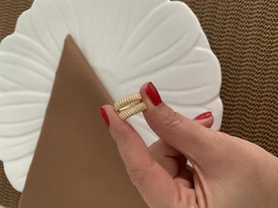 Vip Gold Kıvrımlı Burgu Halka Küpe