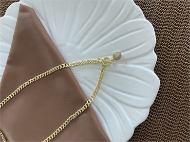 Vip Gold Klasik Zincir Zirkon Taşlı Daire Kilit Uçlu Kolye