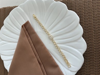 Vip Gold Klasik Zincirli Zirkon Taş Ortası Kare Detaylı Bileklik