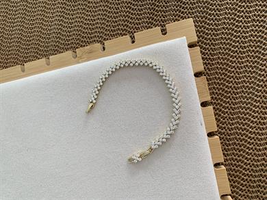 Vip Gold Komple Zirkon Taşlı Mini V Sıralı Tasarım Bileklik 