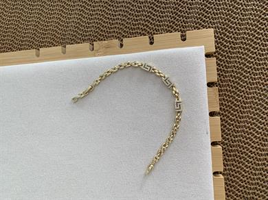 Vip Gold Mini Badem Zincir Zirkon Taşlı S Sıralı Bileklik