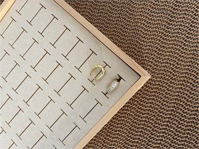 Vip Gold Ortası Baget Taşlı Su Yolu U Küpe
