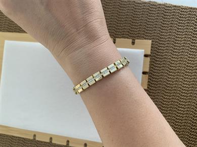 Vip Gold Ortası Zirkon Taşlı Kare Sıralı Bileklik 