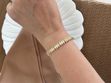 Vip Gold Ortası Zirkon Taşlı Plaka Badem Sıralı Bileklik