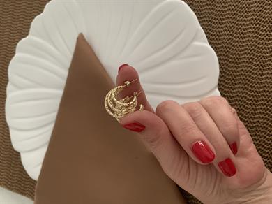 Vip Gold Pırıltılı İnce Bombeli Tasarım Ay Küpe