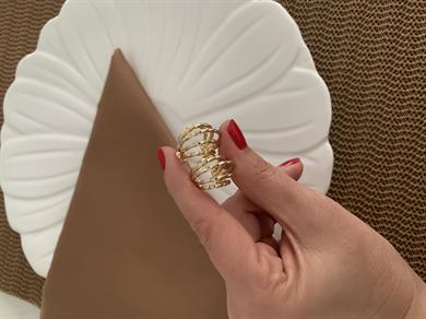 Vip Gold Pırıltılı İnce Bombeli Tasarım Ay Küpe
