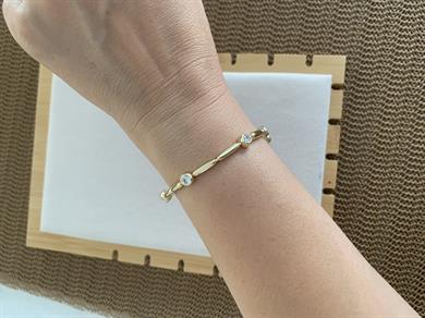 Vip Gold Plaka Badem Tek Taş Sıralı Bileklik