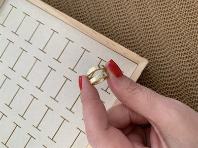 Vip Gold Plaka Çizgili Mini Halka Küpe
