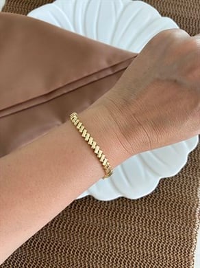 Vip Gold Plaka Çubuk Sıralı Bileklik