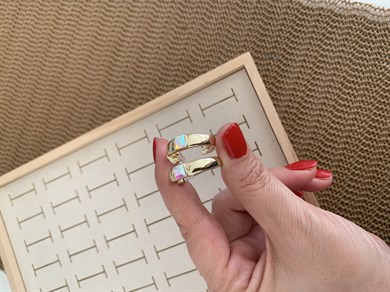 Vip Gold Plaka Gömme Tek Taşlı Taşlı Ay Tasarım Küpe
