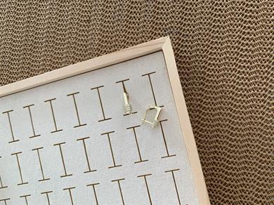 Vip Gold Plaka Zirkon Taşlı Biyeli Çubuk U Küpe