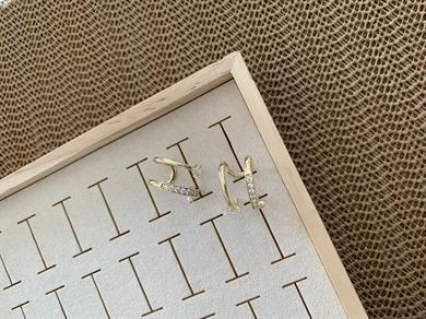 Vip Gold Su Yolu Kare Tek Taşlı Kıkırdak Küpe