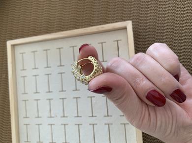 Vip Gold Üç Sır Damla Baget Taşlı Halka Küpe