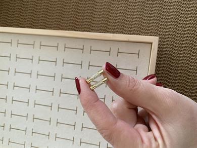 Vip Gold Zirkon Taşlı Biyeli Çubuk U Küpe