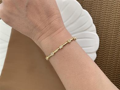 Vip Gold Zirkon Taşlı Çubuk Kare Sıralı Bileklik
