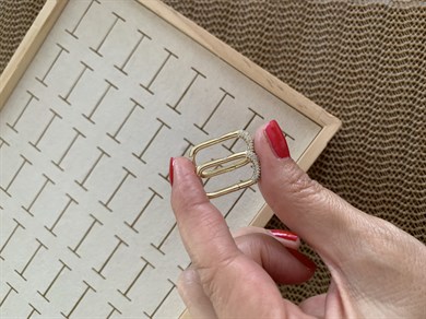 Vip Gold Zirkon Taşlı Dikdörtgen U Küpe
