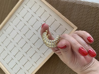 Vip Gold Zirkon Taşlı Helezon Ay Tasarım Küpe