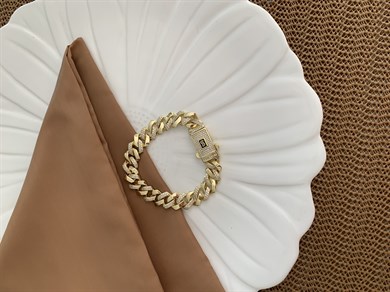Vip Gold Zirkon Taşlı İç İçe Geçme Klasik Zincirli Gurmet Bileklik