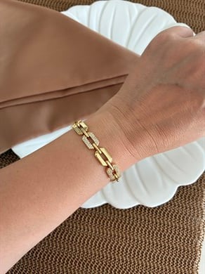 Vip Gold Zirkon Taşlı İç İçe Geçme Üçgen Tasarım Bileklik