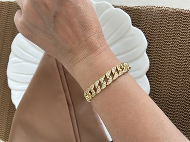 Vip Gold Zirkon Taşlı İki Sıra Üçgen Detaylı Bileklik