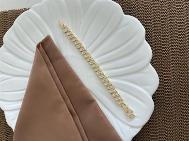 Vip Gold Zirkon Taşlı İki Sıra Üçgen Detaylı Bileklik