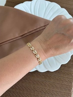 Vip Gold Zirkon Taşlı Kare Sıralı Tasarım Bileklik