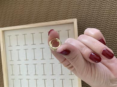 Vip Gold Zirkon Taşlı Kare Tek Taş Mini Halka Küpe